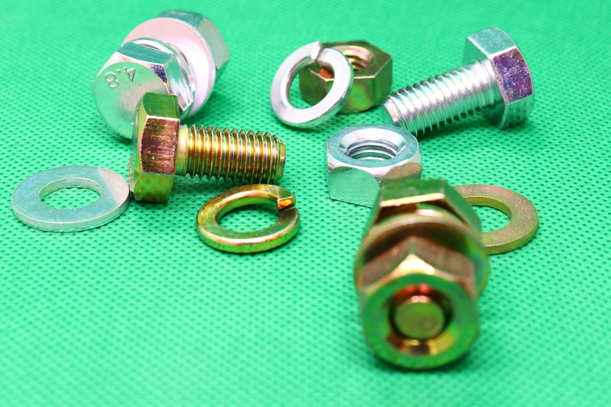 表面処理とは？主な種類と電源の役割を解説